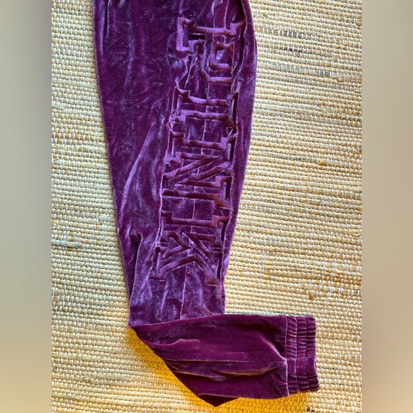 NWOT PINK sXS aubergine lounge/pj set Soft velour-cropped top-drawstring pants - Picture 5 of 7